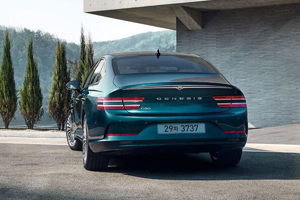 Recenzja zelektryfikowanego sedana Genesis G80: zelektryfikowany luksus Zdjęcie 4