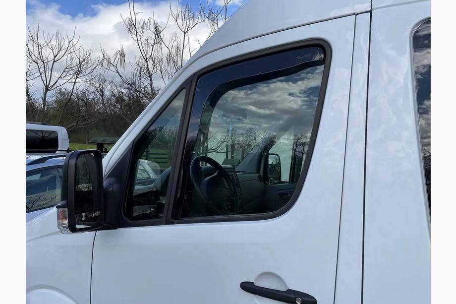 Mercedes Sprinter W906 2006–2018 Wiatrołapy wsuwane (2 szt., HEKO) Zdjęcia 4