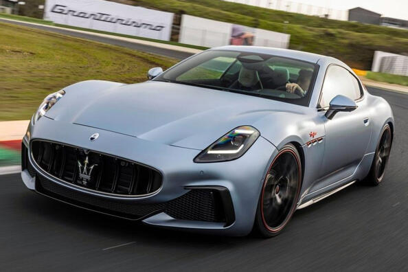 Recenzja luksusowego coupe II generacji Maserati GranTurismo Zdjęcie 2