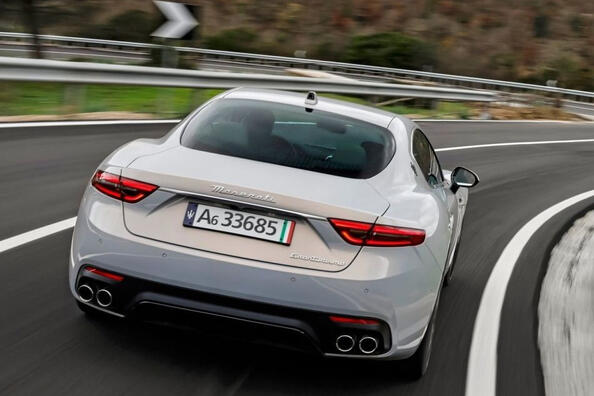 Recenzja luksusowego coupe II generacji Maserati GranTurismo Zdjęcie 4