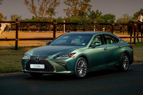 Lexus ES Hybrid: luksus i cisza na napędzie elektrycznym Zdjęcie 1