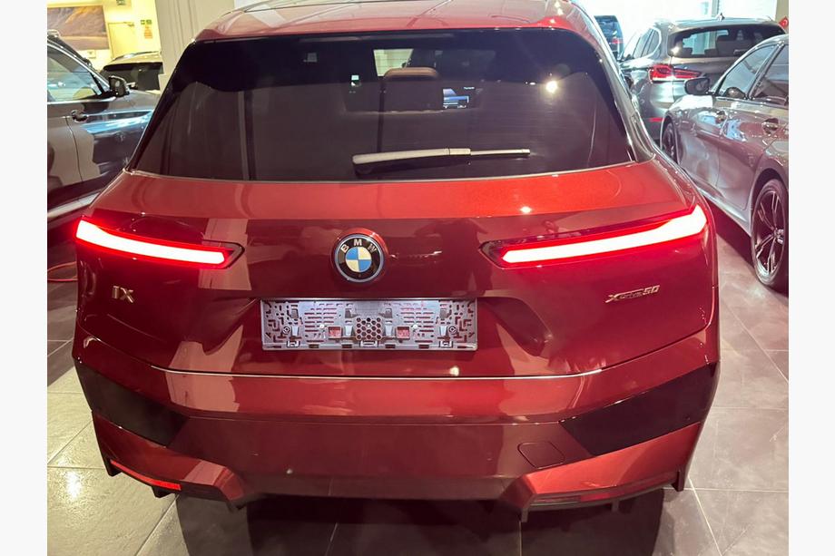BMW iX (I20) 2022- Nakładka na Zderzak Tylny Stal Nierdzewna Carmos Zdjęcia 4
