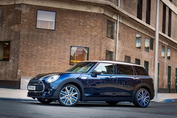 Recenzja zaktualizowanego MINI Clubman: więcej stylu i komfortu