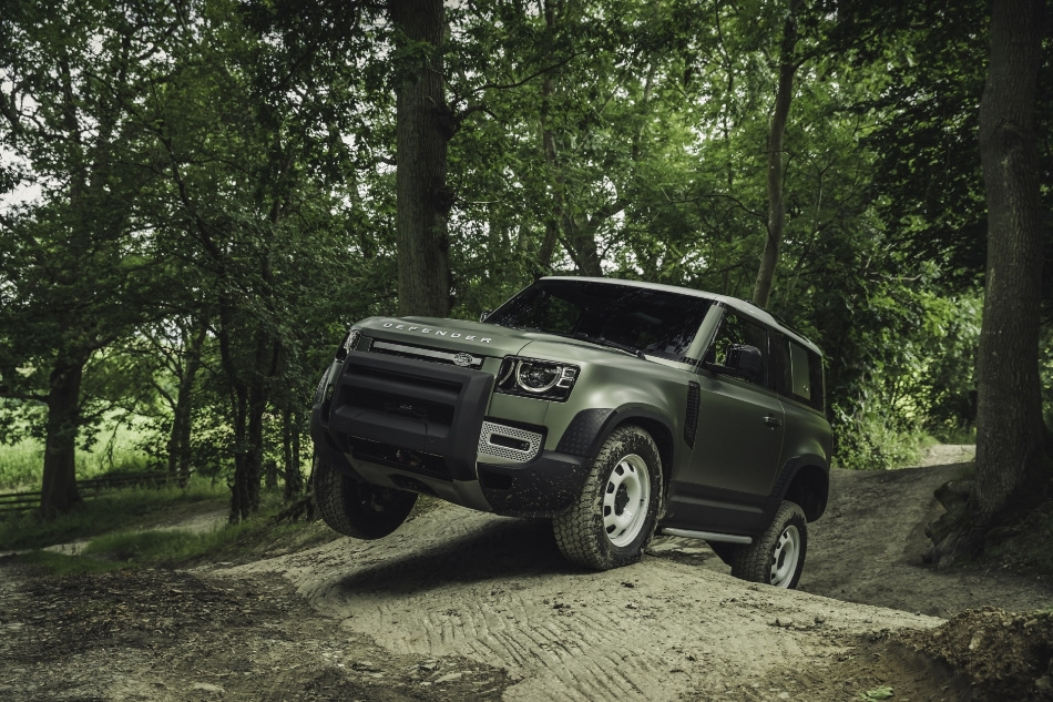 Land Rover Defender 90: recenzja trzydrzwiowego SUV-a