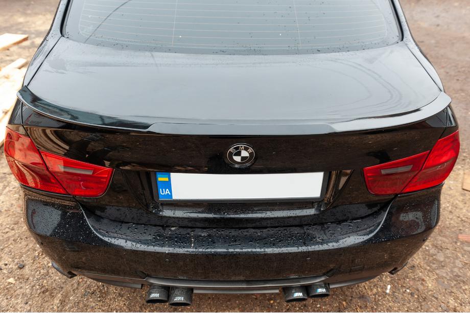 BMW 3 Series E90/E91 2005-2011 Spoiler M4-Style (do E90, z podkładem do lakierowania) Zdjęcia 6