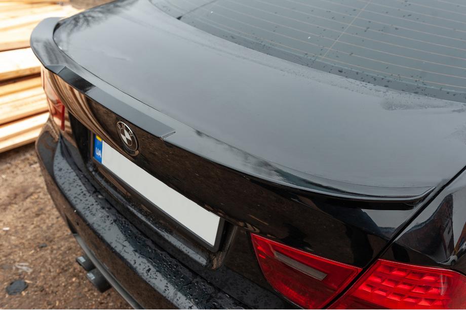 BMW 3 Series E90/E91 2005-2011 Spoiler M4-Style (do E90, z podkładem do lakierowania) Zdjęcia 1