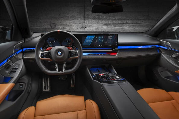 Recenzja BMW M5 2024: nowa era sportowych sedanów Zdjęcie 5