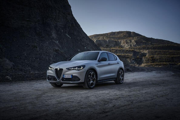 Recenzja zaktualizowanego włoskiego crossovera Alfa Romeo Stelvio