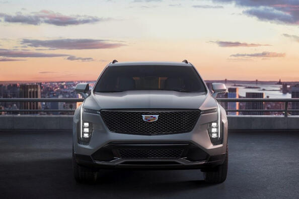 Recenzja Cadillaca XT4 z 2024 r.: Uaktualnij za pomocą Chic