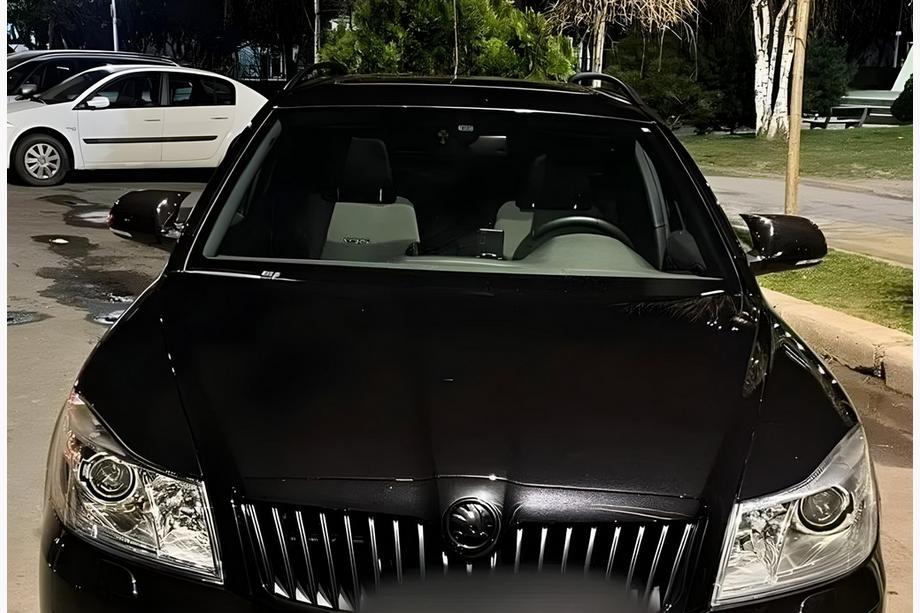 Skoda Octavia II A5 2010-2013 Nakładki na Lusterka BMW-Style (2 szt) Zdjęcia 7