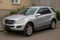 Mercedes ML W164 2005-2011 Deflektory szyb wsuwane (4 szt, Esa) zdjęcia 1