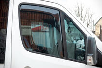 Mercedes Sprinter W906 2006–2018 Wkładane owiewki szyb (przyciemniane, 2 szt., Cagatay) zdjęcia 1