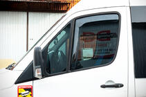 Mercedes Sprinter W906 2006–2018 Wkładane owiewki szyb (przyciemniane, 2 szt., Cagatay) zdjęcia 2