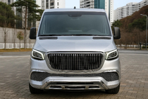 Mercedes Sprinter W907/W910 2018- Przedni zderzak z grillem (Maybach) zdjęcia 1