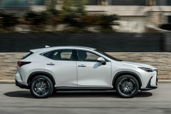 Recenzja Lexusa NX II generacji: połączenie sportowego charakteru i komfortu Zdjęcie 3