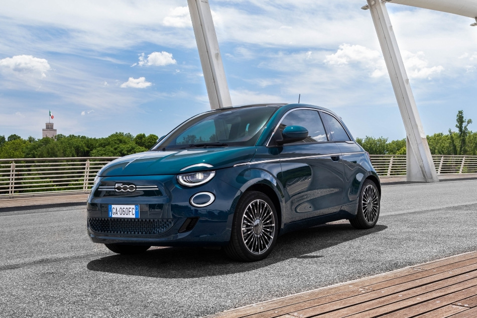 Recenzja Fiata 500e: stylowy elektryczny hatchback