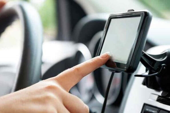Must-have dla miłośnika motoryzacji: niezbędne akcesoria do komfortowej jazdy