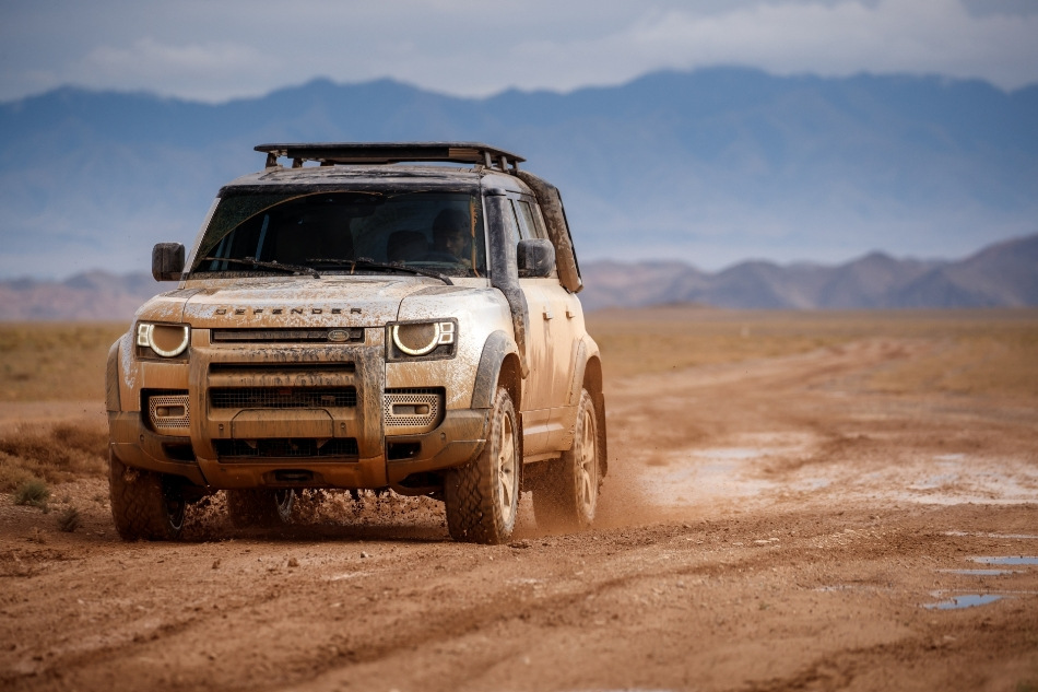 Recenzja dużego, potężnego SUV-a Land Rover Defender 110