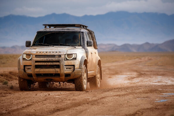 Recenzja dużego, potężnego SUV-a Land Rover Defender 110