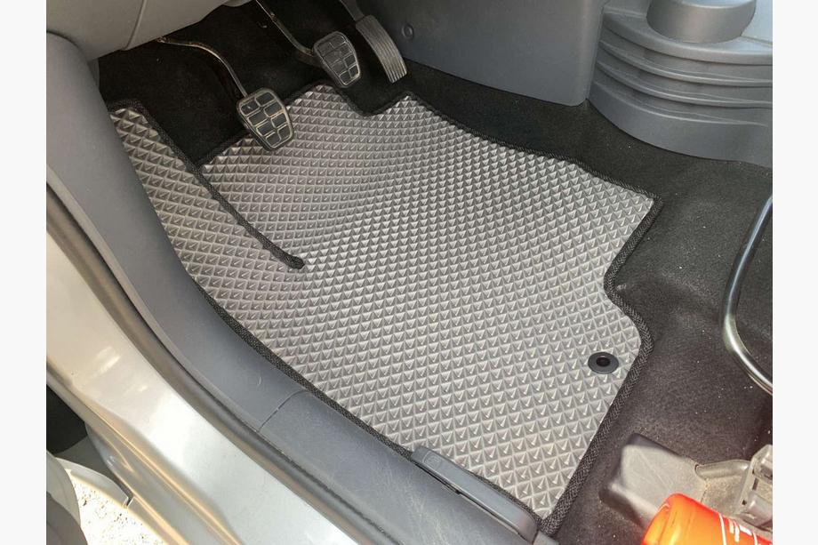 Mitsubishi Colt 2004-2012 Dywaniki EVA (Szary) Image