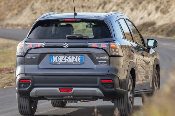Co oferuje Suzuki S-Cross: przegląd funkcji i wyposażenia Zdjęcie 4