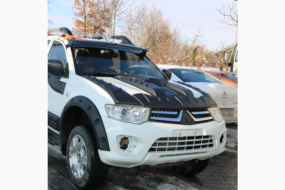 Mitsubishi L200 2006-2015 Wlot powietrza maski V4 (ABS) Zdjęcia 8
