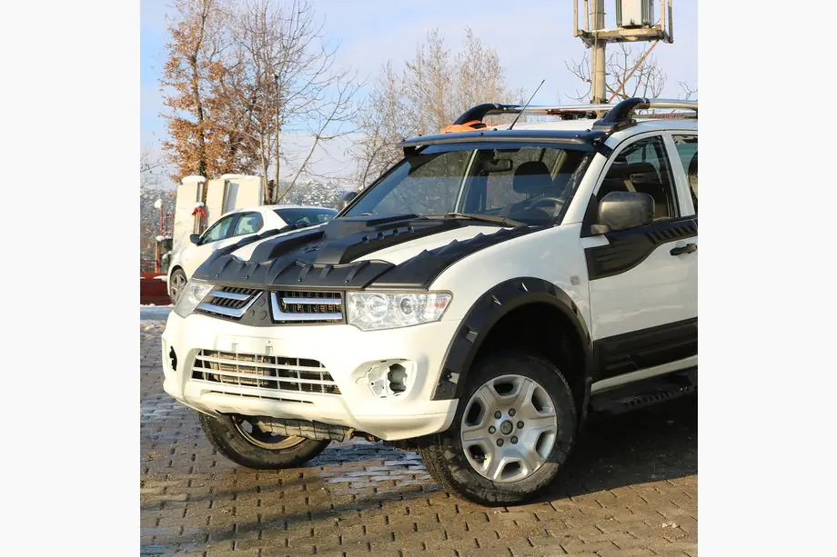 Mitsubishi L200 2006-2015 Wlot powietrza maski V4 (ABS) Zdjęcia 7