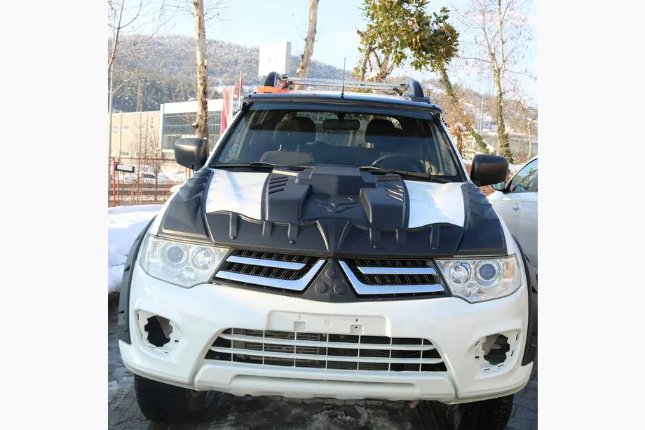 Mitsubishi L200 2006-2015 Wlot powietrza maski V4 (ABS) Zdjęcia 3