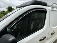 Renault Trafic 2015- Deflektory Okien EuroCap (2 szt) zdjęcia 1