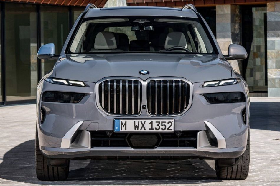 Recenzja zaktualizowanego luksusowego crossovera BMW X7