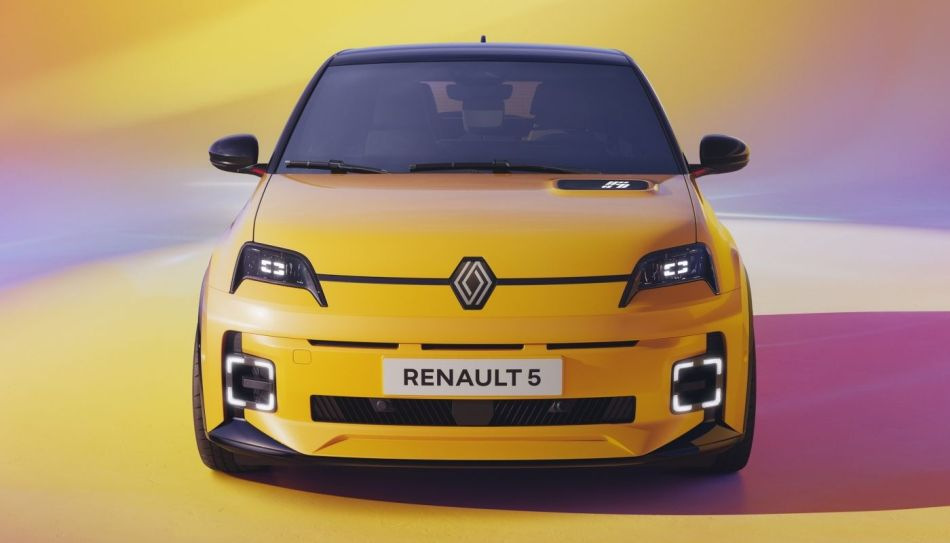 Recenzja subkompaktowego samochodu elektrycznego Renault 5 E-Tech 2024