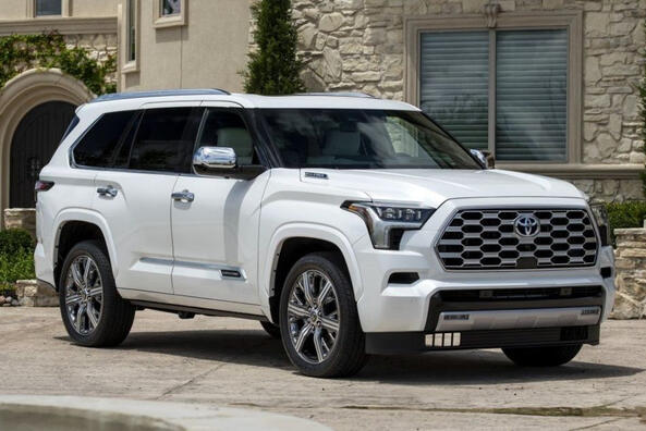 Recenzja Toyoty Sequoia 2022: trzecia generacja SUV-a Zdjęcie 2