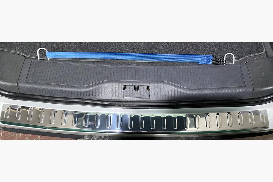 Opel Zafira B 2005–2011 Nakładka na tylny zderzak Carmos V2 Stal Nierdzewna Image