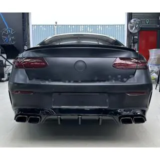 Tylny dyfuzor Black z końcówkami Black (Design AMG63)