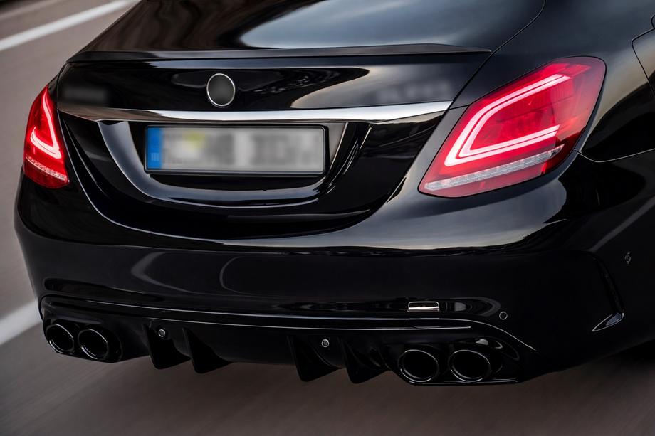 Mercedes C-class W205 2014-2021 Tylny dyfuzor z końcówkami wydechu (Design C43) Image