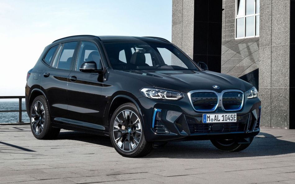 BMW iX3 2021: szczegółowa recenzja zaktualizowanego elektrycznego crossovera