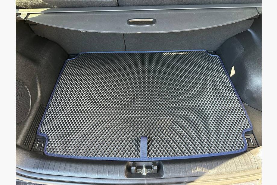 Kia Niro 2016–2021 Dywanik bagażnika (E-Niro 2018-2022, z subwooferem, Czarny) Image
