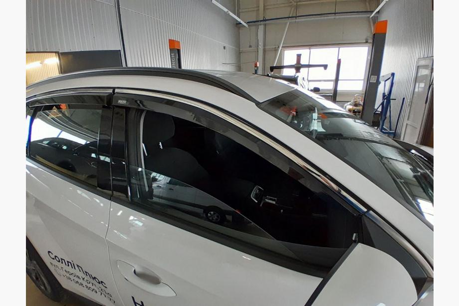 Hyundai Tucson NX4 2021- Deflektory szyb z chromowaną listwą Niken Luxury (4 szt.) Image