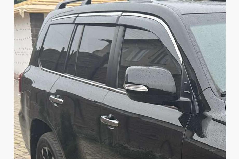 Lexus LX570/450d 2008-2022 Deflektory szyb z chromowaną listwą Niken Luxury (2008-2015, 6 szt.) Zdjęcia 1