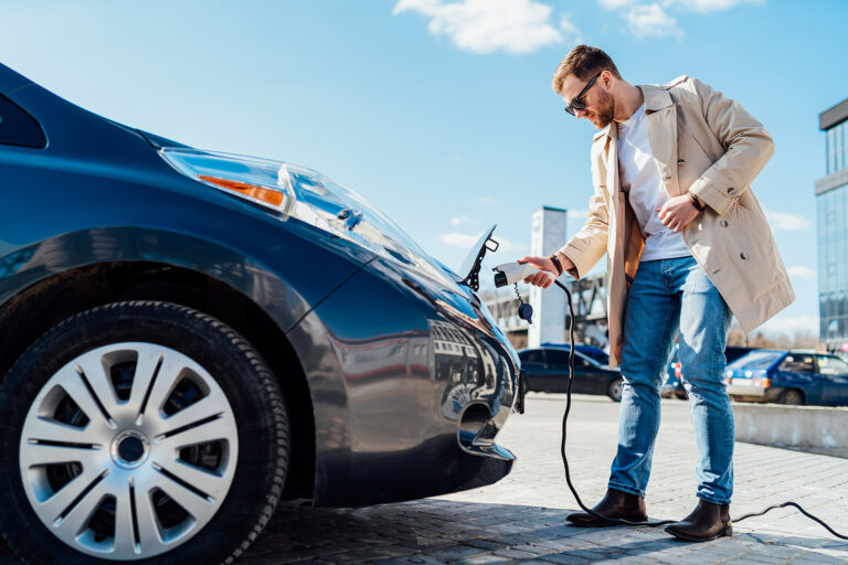 Lifehacki dla właścicieli samochodów elektrycznych