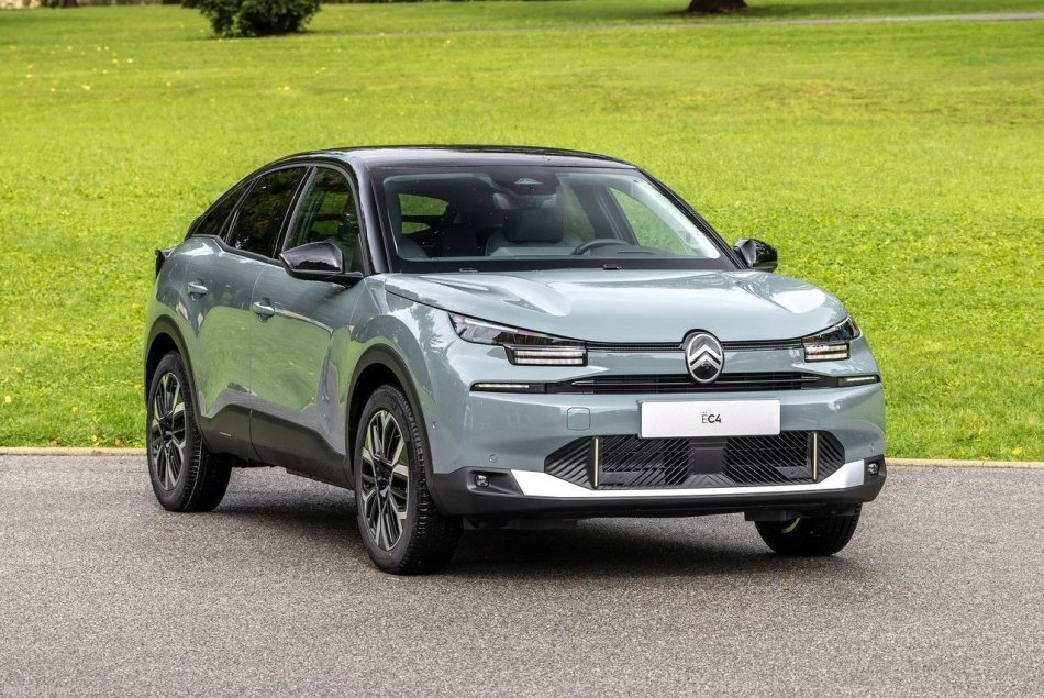 Recenzja elektrycznego hatchbacka Citroen e-C4 2024
