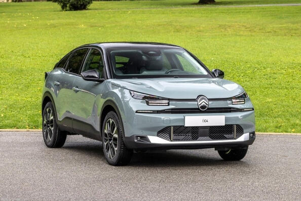 Recenzja elektrycznego hatchbacka Citroen e-C4 2024