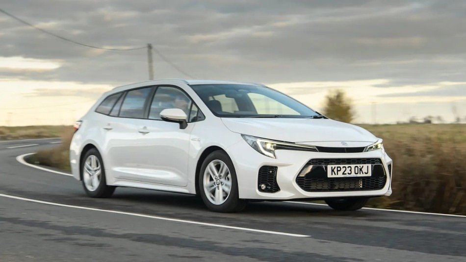 Recenzja kombi Suzuki Swace 2023