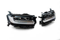 Toyota Land Cruiser 300 2021- Reflektory przednie zdjęcia 2