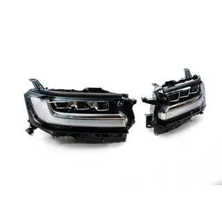 Reflektory przednie Toyota Land Cruiser 300 2021- zdjęcia 2