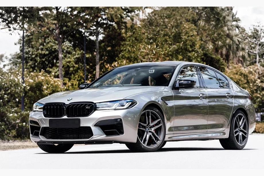 BMW Seria 5 G30/G31 2017–2023 Grille nerki M-Look (2021-2023, czarny połysk) Bez kamery Image