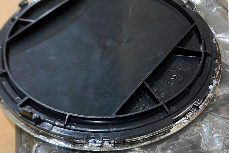 Mercedes GLC coupe C253 2016-2023 Wyprzedaż Emblemat przedni pod szkłem, chromowana ramka a0008880111 Zdjęcia 3