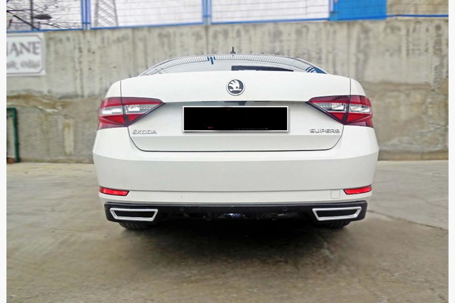 Skoda Superb 2015-2024 Dyfuzor Tylny DPT V-2 (Czarny Połysk) Image