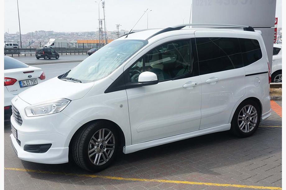 Ford Courier 2014-2023 Progi Boczne DPT (Czarny Połysk) Image