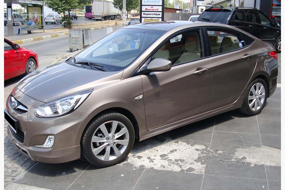 Hyundai Accent 2011-2017 Progi Boczne DPT (zagruntowane do malowania) Zdjęcia 4